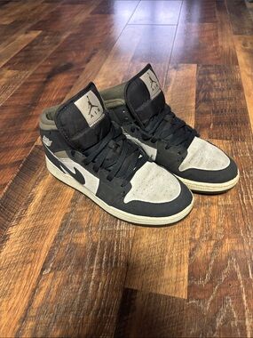 Jordan Mid-Top Sneakers in Black and Green